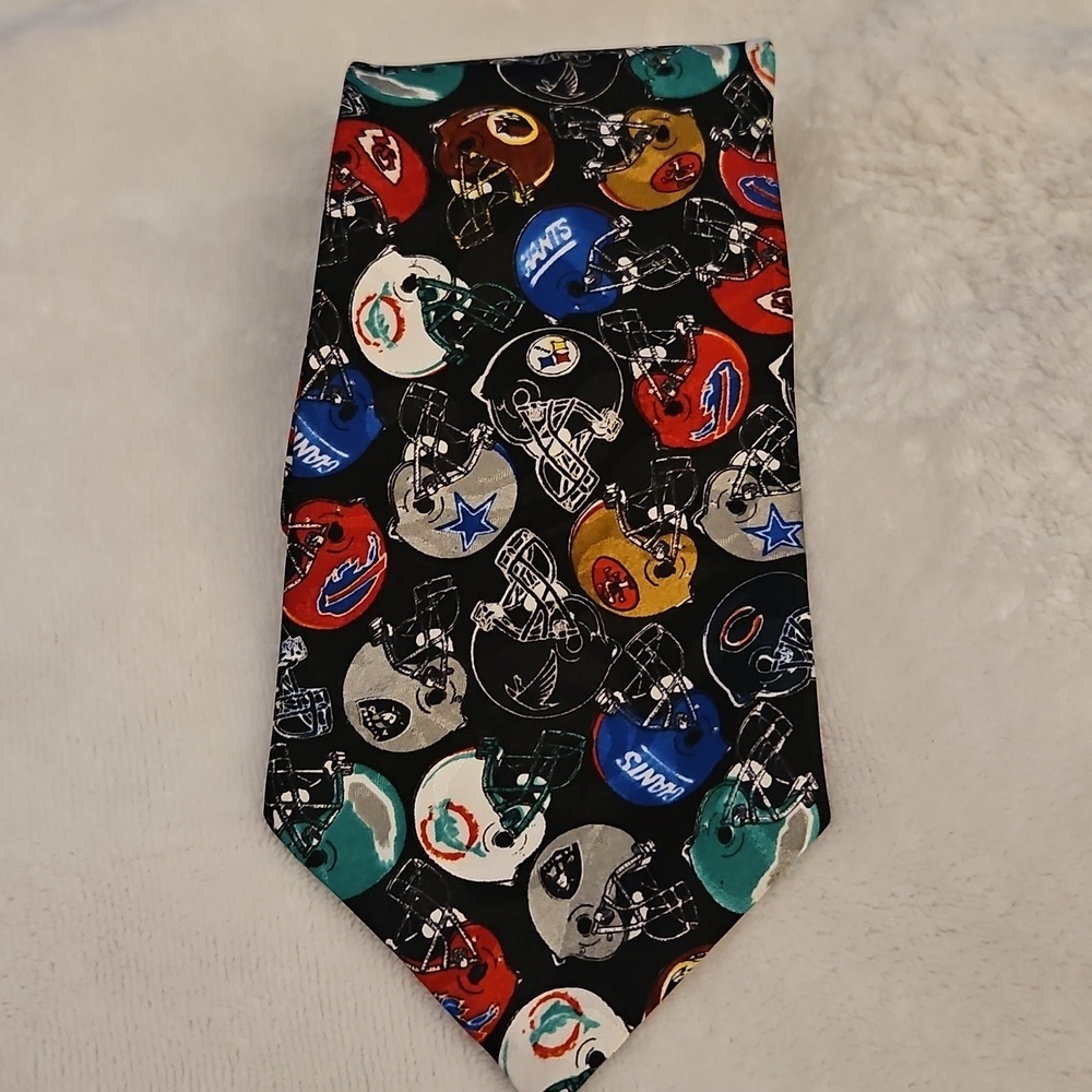 3/$30 Vtg TEAM NFL Football Helmets Tie - Picture 2 of 7